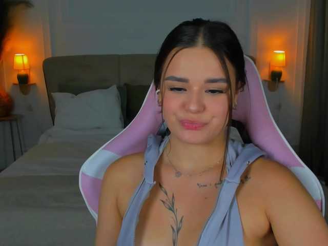 EvaRaider live cam on BongaCams