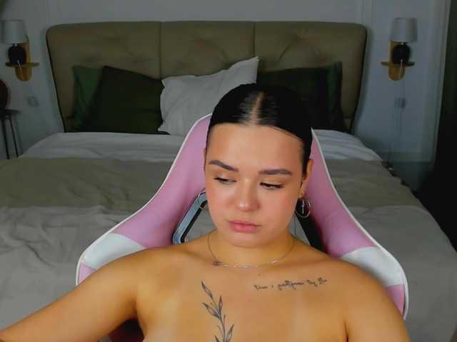 EvaRaider live cam on BongaCams