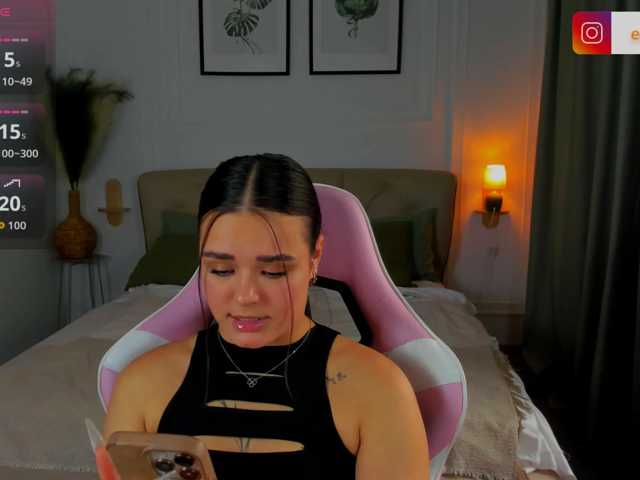 EvaRaider live cam