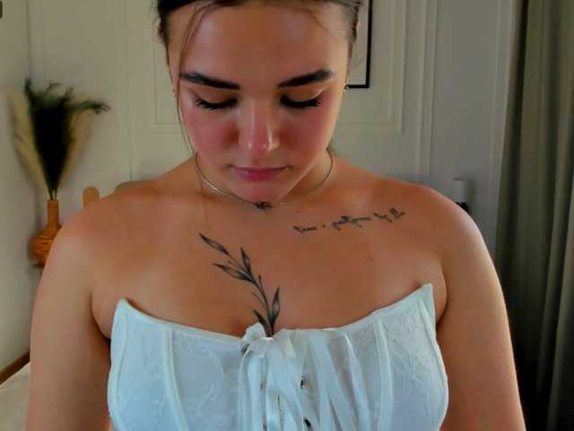 EvaRaider live cam on BongaCams