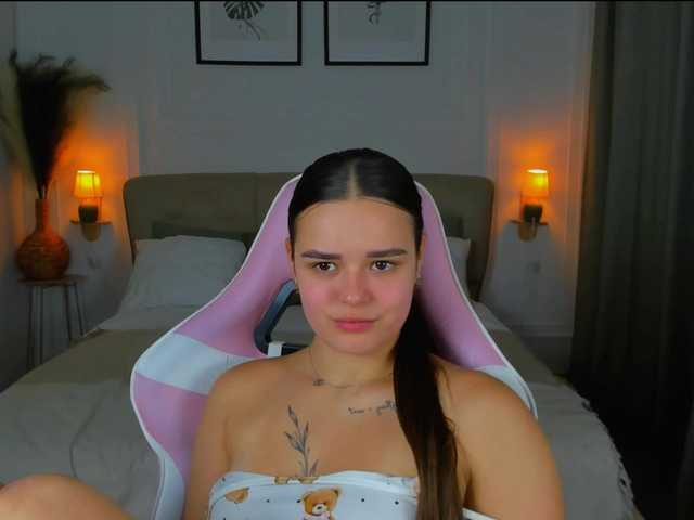 EvaRaider live cam on BongaCams