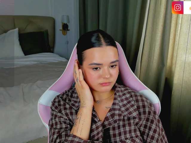 EvaRaider live cam on BongaCams