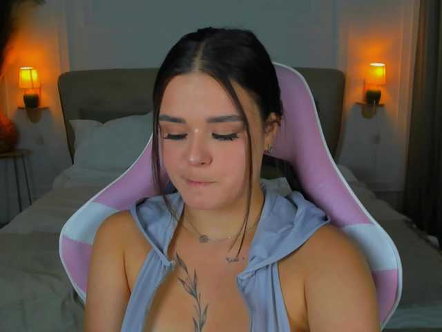 EvaRaider live cam on BongaCams