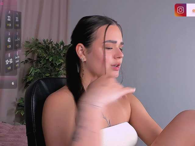 EvaRaider live cam preview