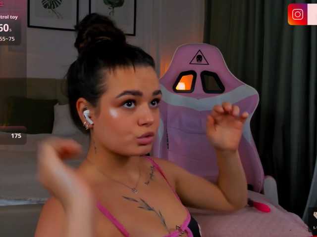 EvaRaider live cam on BongaCams
