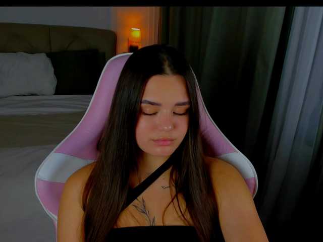 EvaRaider live cam on BongaCams