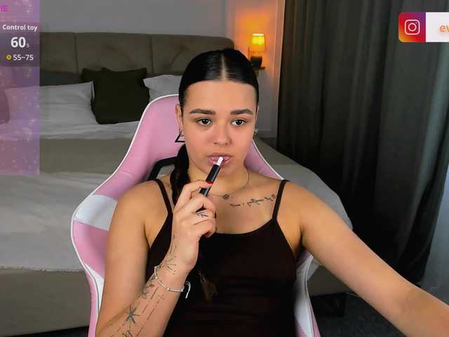 EvaRaider live cam on BongaCams