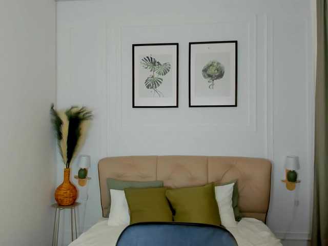 EvaRaider's BongaCams show and profile