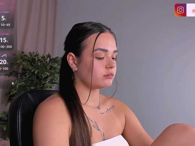 EvaRaider live cam preview