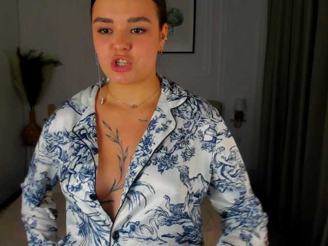 EvaRaider live cam on BongaCams