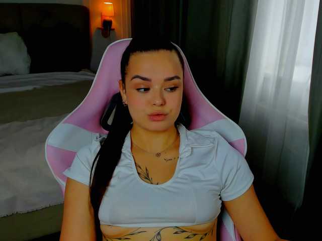 EvaRaider live cam on BongaCams