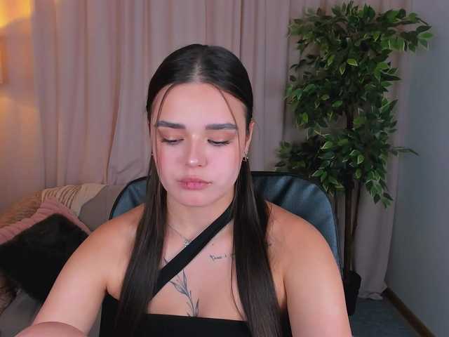 EvaRaider live cam on BongaCams