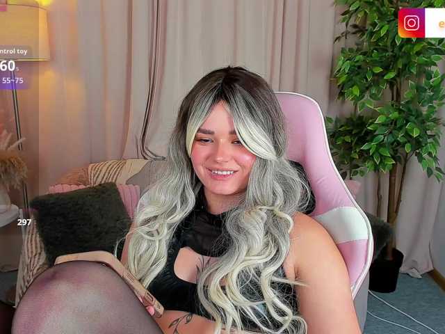 EvaRaider live cam preview