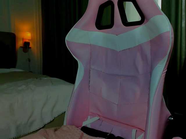 EvaRaider live cam on BongaCams