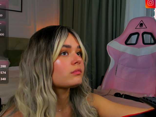 EvaRaider live cam on BongaCams