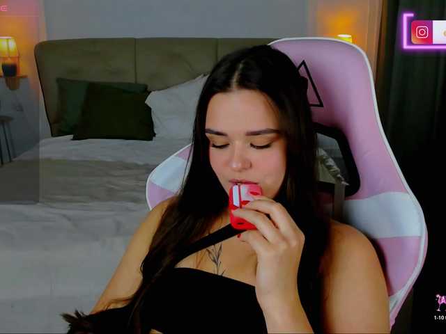 EvaRaider live cam on BongaCams