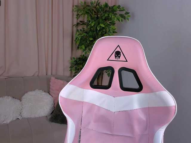 EvaRaider live cam on BongaCams