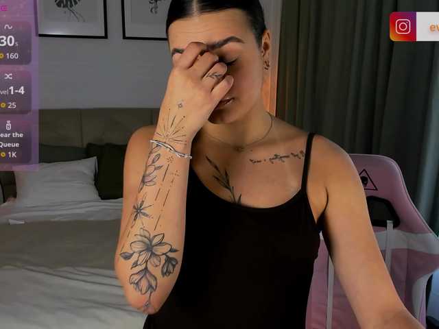 EvaRaider live cam