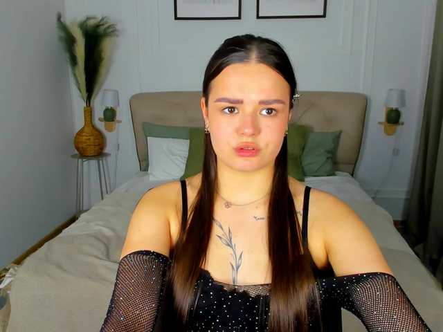 EvaRaider's BongaCams show and profile