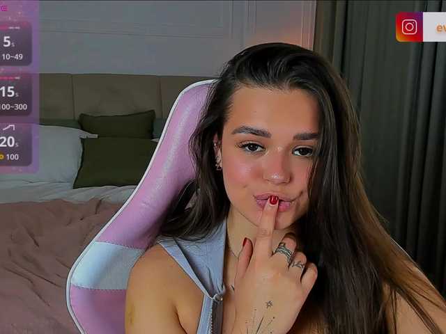 EvaRaider live cam on BongaCams