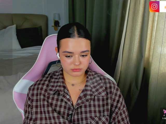 EvaRaider live cam on BongaCams