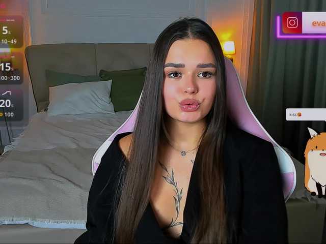 EvaRaider live cam on BongaCams