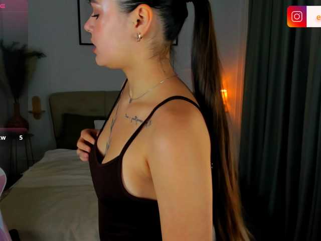 EvaRaider live cam on BongaCams