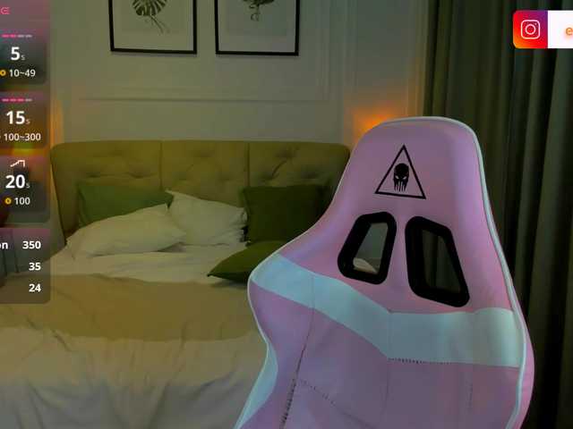 EvaRaider — live female cam