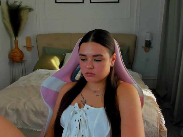EvaRaider live cam on BongaCams