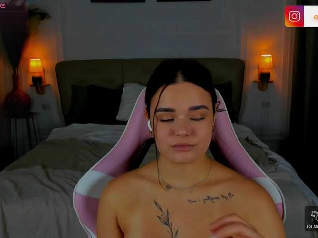 EvaRaider live cam on BongaCams