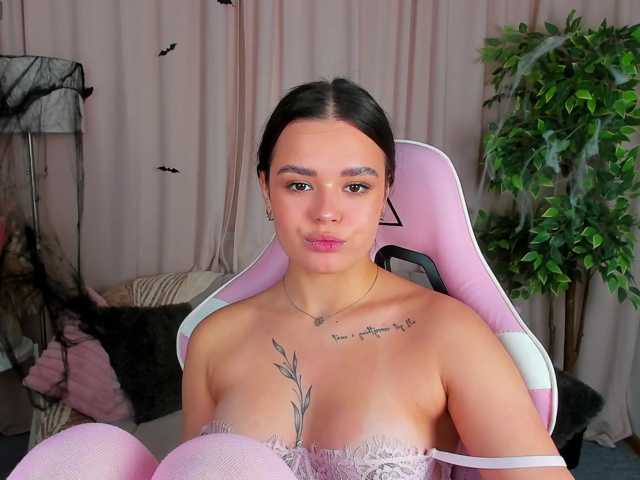EvaRaider live cam on BongaCams