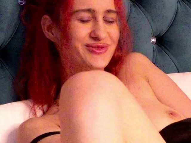 IrisMiley's BongaCams show and profile