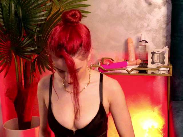 IrisMiley's BongaCams show and profile