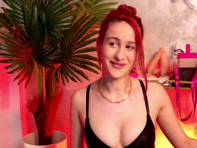 IrisMiley's BongaCams show and profile