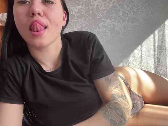 MagdaleneWaits webcam