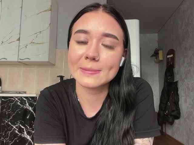 MagdaleneWaits webcam