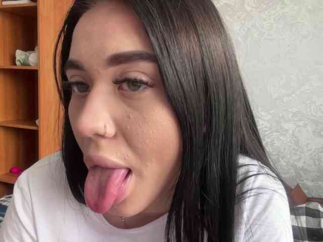 MagdaleneWaits webcam