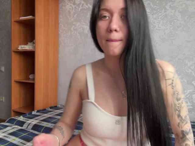 MagdaleneWaits webcam