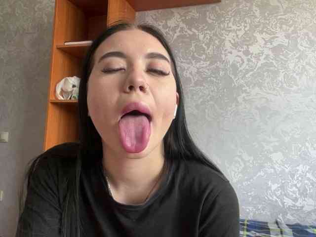 MagdaleneWaits webcam