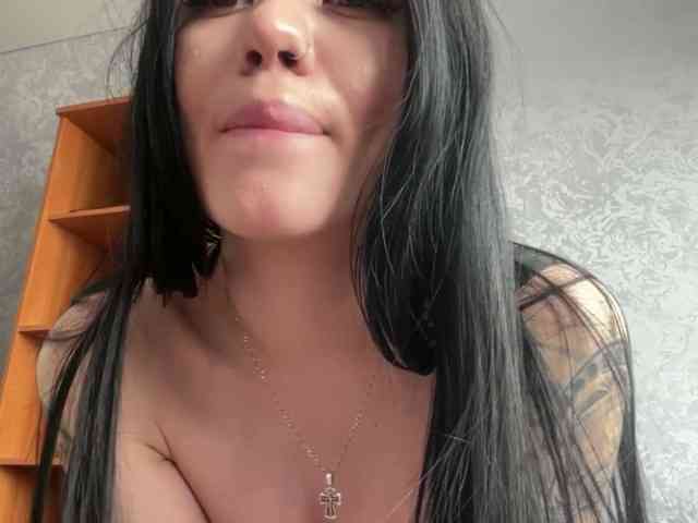 MagdaleneWaits webcam