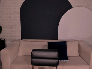 ArianaNova Porn Show