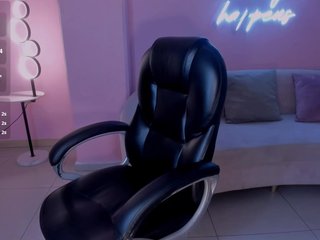 ArianaNova Porn Show