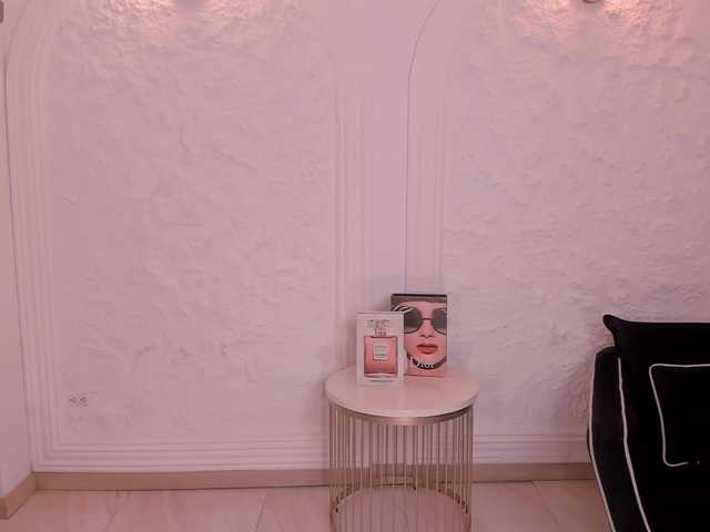 ArianaNova live cam on BongaCams
