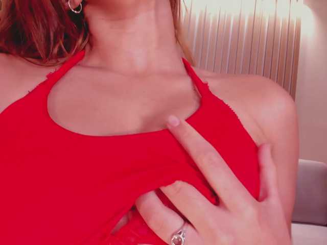 ArianaNova live cam on BongaCams