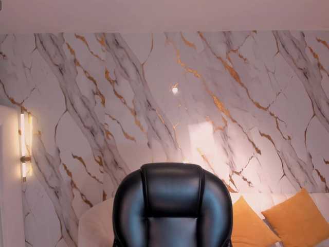 ArianaNova's BongaCams show and profile