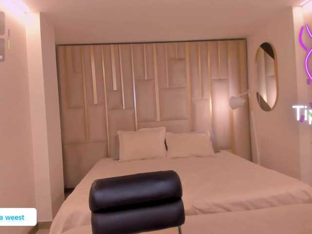 RebeccaWest live cam on BongaCams