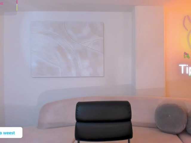 RebeccaWest live cam on BongaCams