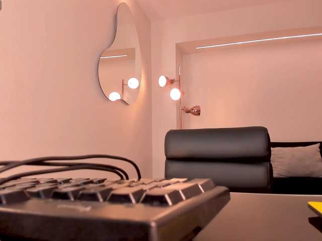 RebeccaWest live cam on BongaCams