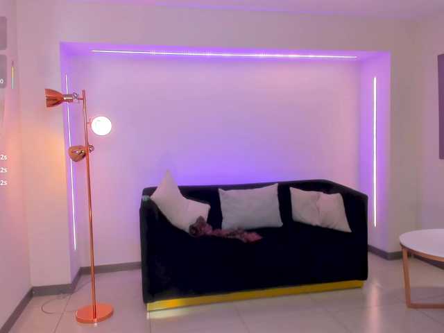 RebeccaWest live cam on BongaCams