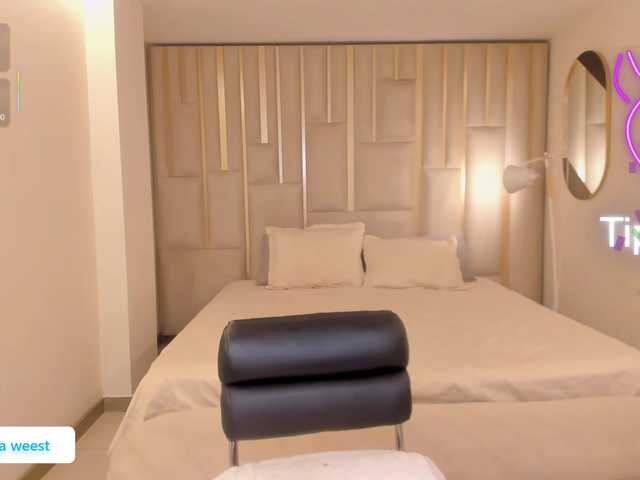 RebeccaWest live cam on BongaCams